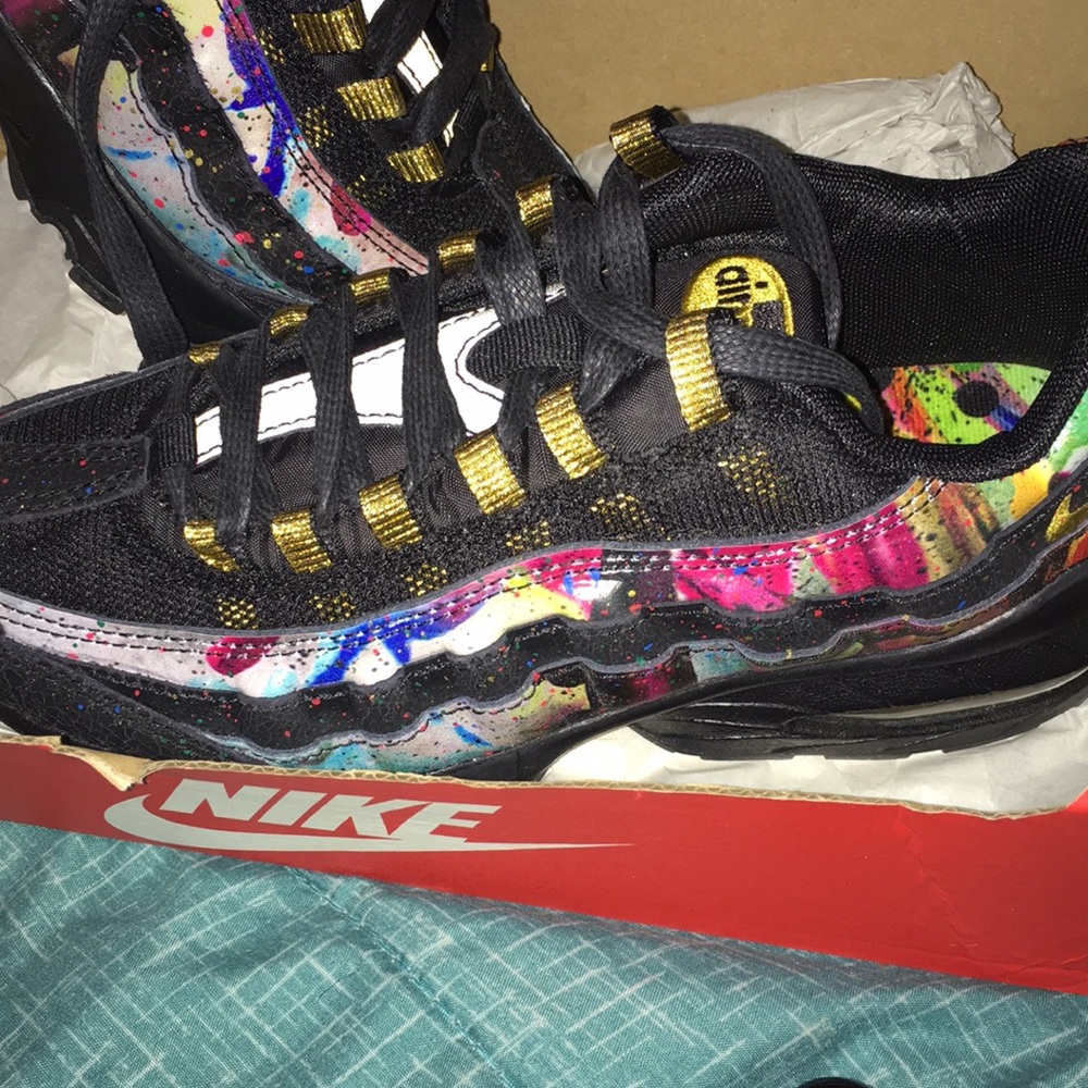 Boys shoes